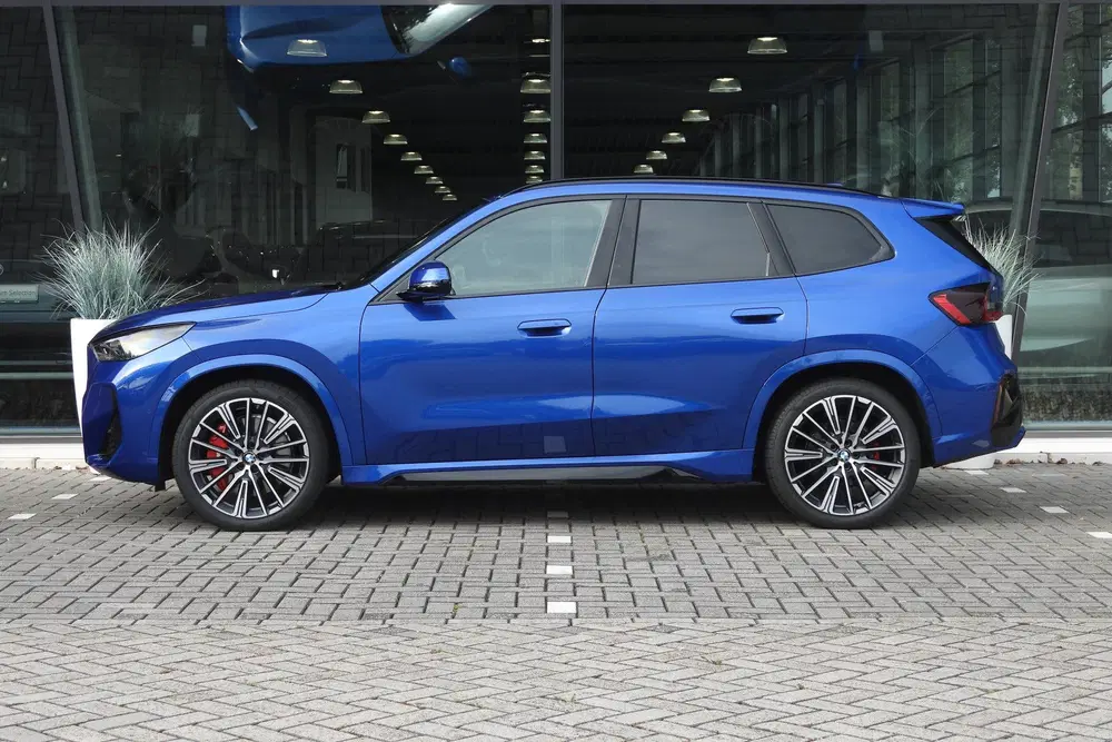 BMW iX1 xDrive30 M Sport uit 2025, foto 5