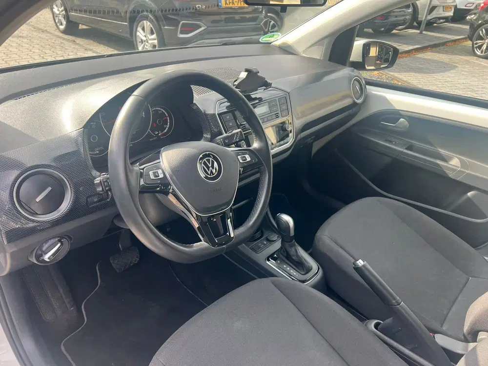 Volkswagen up! e-up SOH 91% camera uit 2021, foto 2