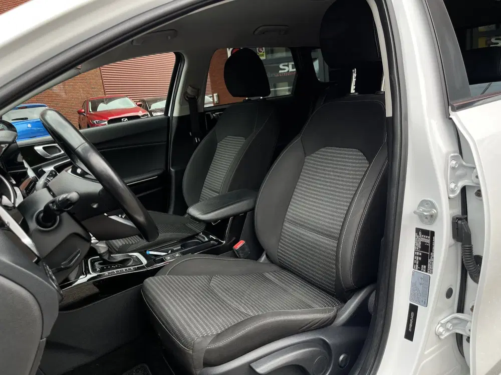Kia Ceed 1.6 GDI PHEV DynamicLine uit 2023, foto 12