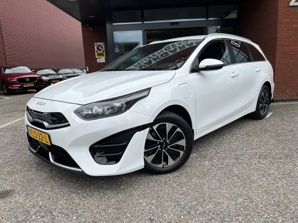 Kia Ceed 1.6 GDI PHEV DynamicLine uit 2023, foto 2