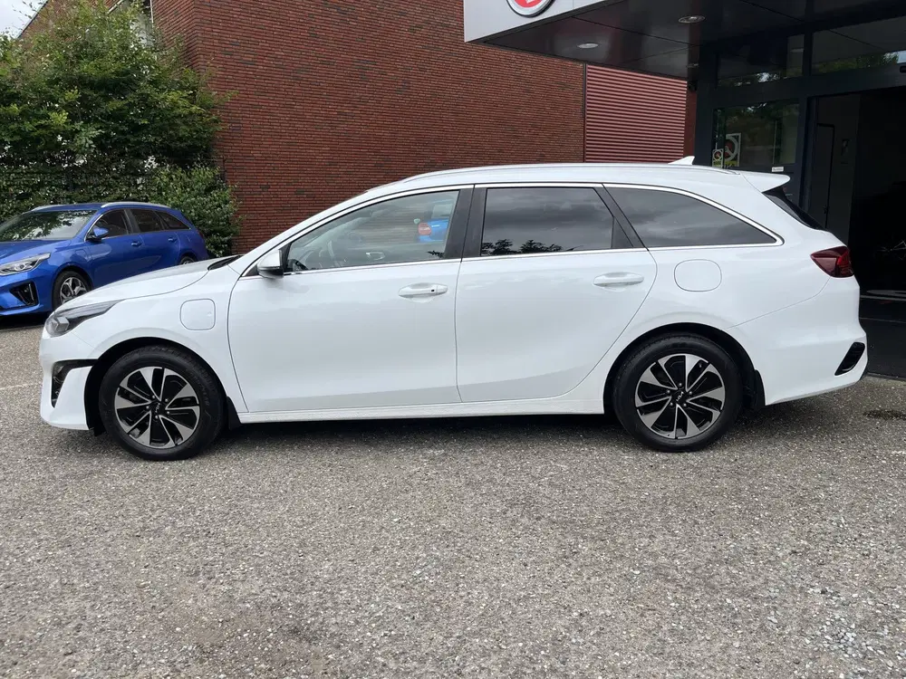 Kia Ceed 1.6 GDI PHEV DynamicLine uit 2023, foto 3