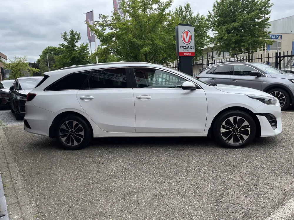 Kia Ceed 1.6 GDI PHEV DynamicLine uit 2023, foto 4
