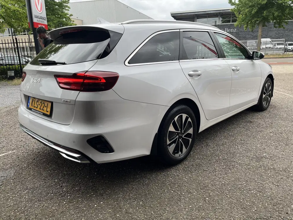 Kia Ceed 1.6 GDI PHEV DynamicLine uit 2023, foto 5