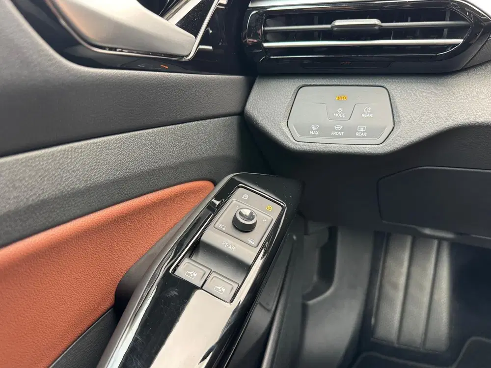 Volkswagen ID.5 Pro 77 kWh STUUR uit 2022, foto 11