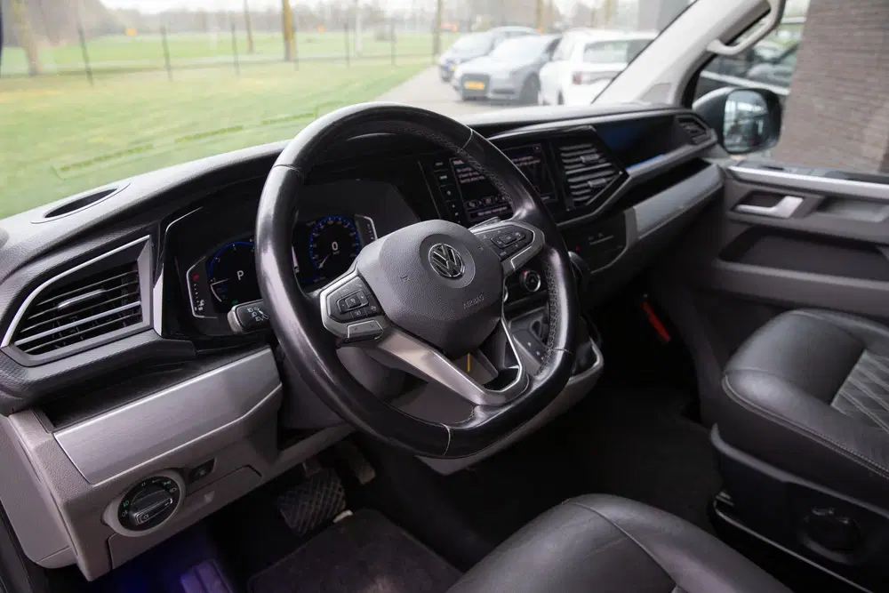 Volkswagen Transporter 2.0 TDI L2 Bulli 200PK uit 2020, foto 4