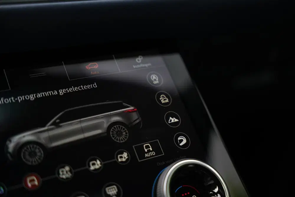 Land Rover Range Rover Velar 3.0 D300 AWD R-Dynamic HSE BTW uit 2019, foto 12