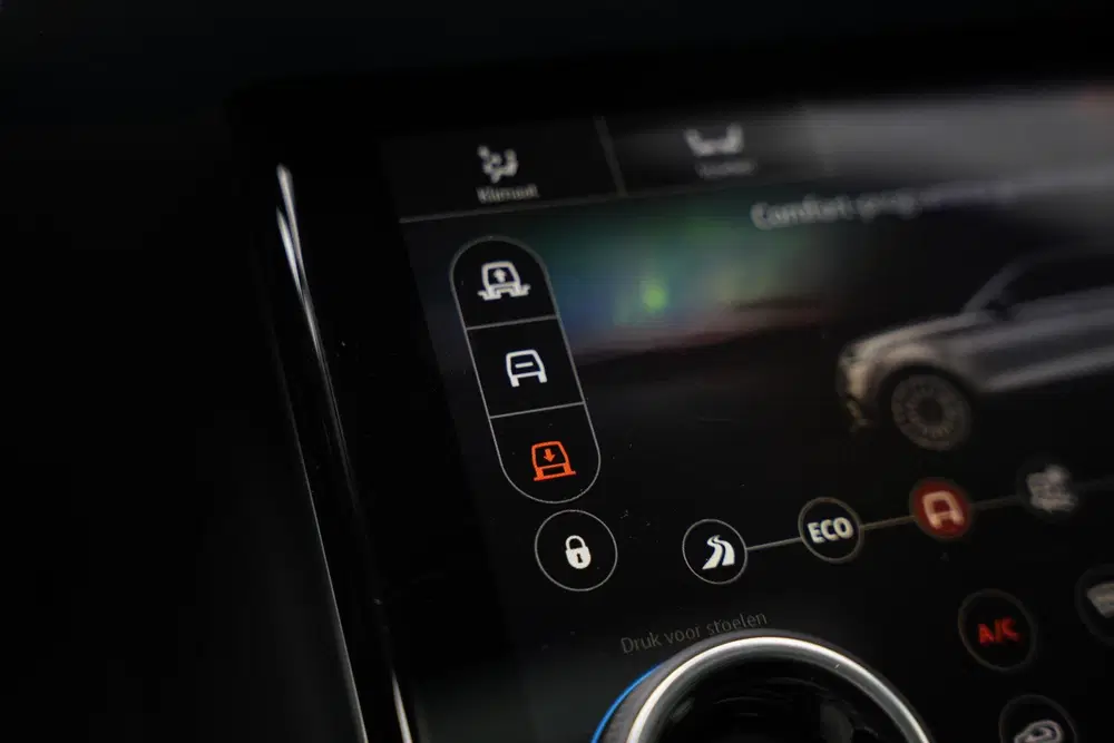 Land Rover Range Rover Velar 3.0 D300 AWD R-Dynamic HSE BTW uit 2019, foto 13
