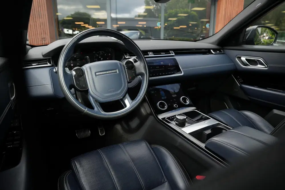 Land Rover Range Rover Velar 3.0 D300 AWD R-Dynamic HSE BTW uit 2019, foto 2