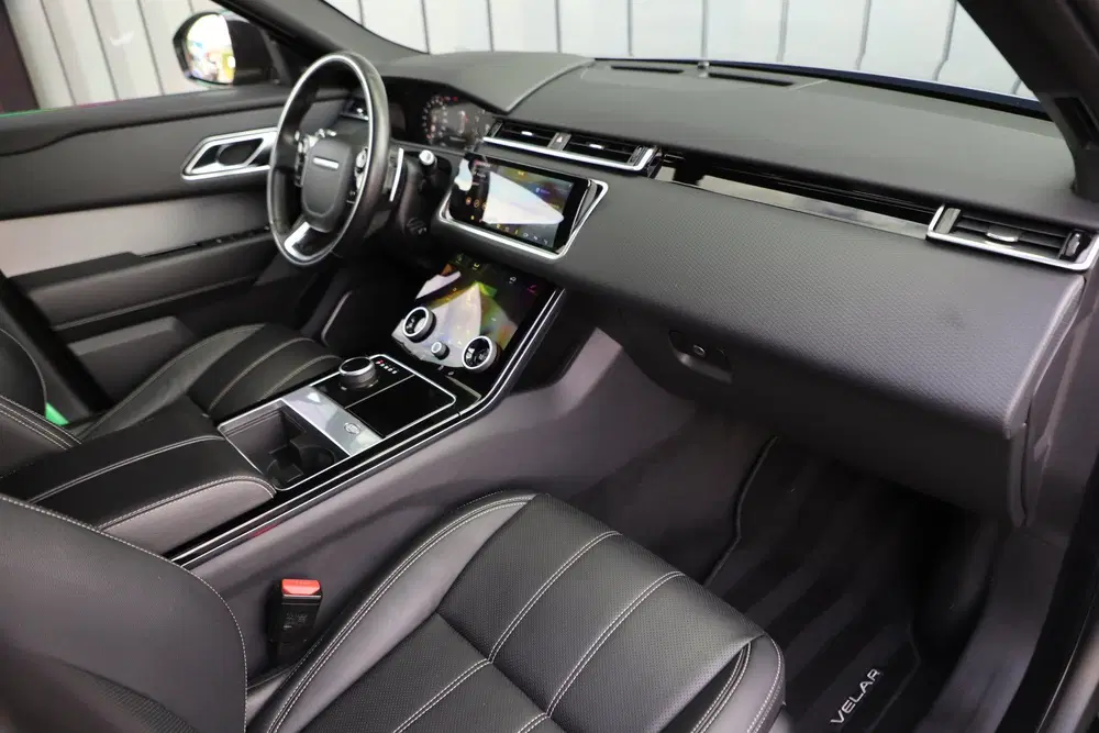 Land Rover Range Rover Velar 2.0 P300 Turbo AWD R-Dynamic uit 2019, foto 2
