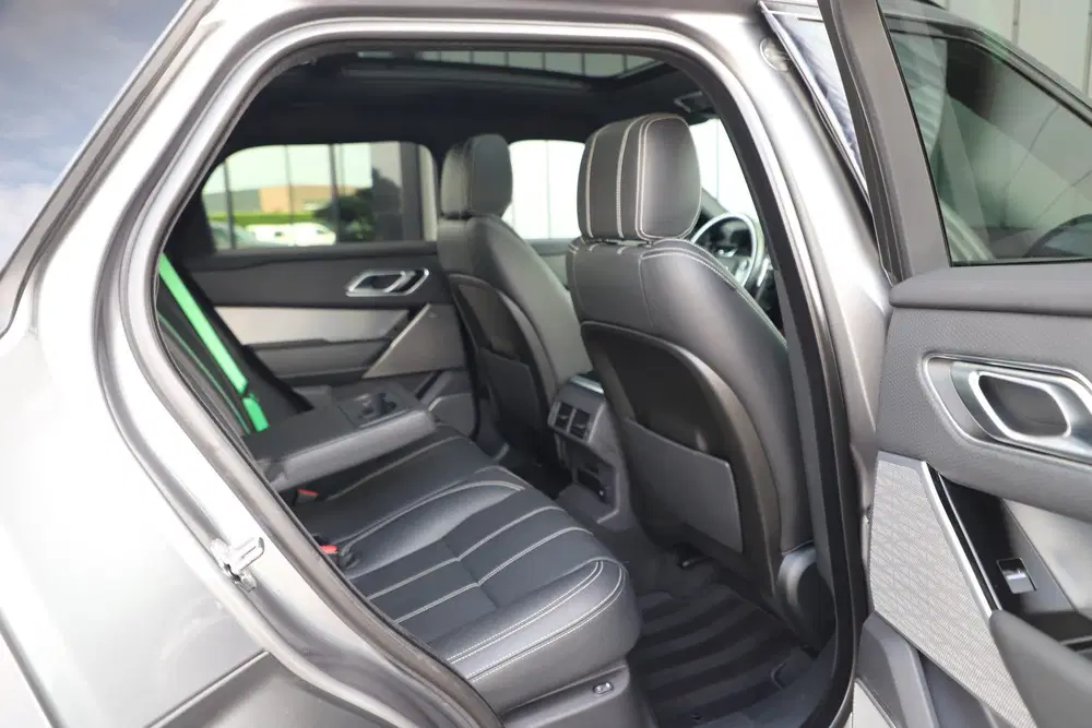 Land Rover Range Rover Velar 2.0 P300 Turbo AWD R-Dynamic uit 2019, foto 6