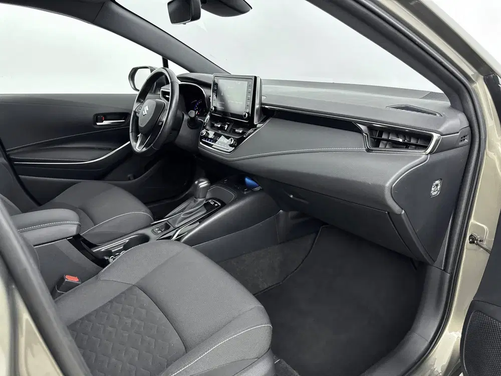 Suzuki Swace 1.8 Hybrid Style Limited uit 2021, foto 9