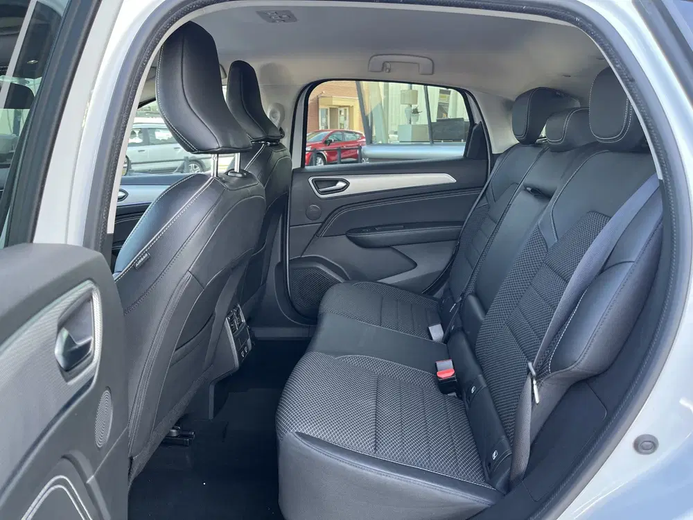 Renault Arkana 1.6 E-Tech Hybrid 145 PK Intens uit 2022, foto 13