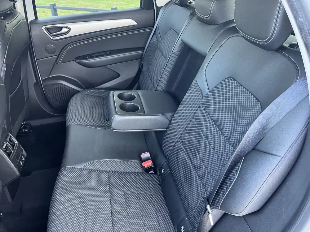 Renault Arkana 1.6 E-Tech Hybrid 145 PK Intens uit 2022, foto 14