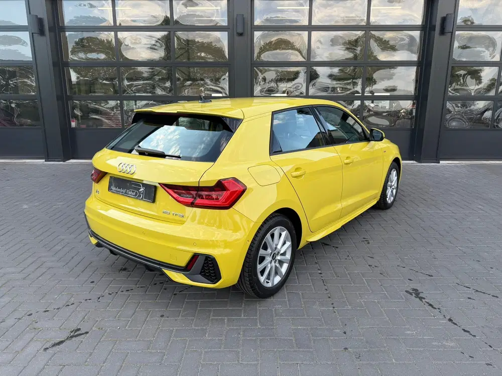 Audi A1 Sportback 30 TFSI S-Line uit 2020, foto 2