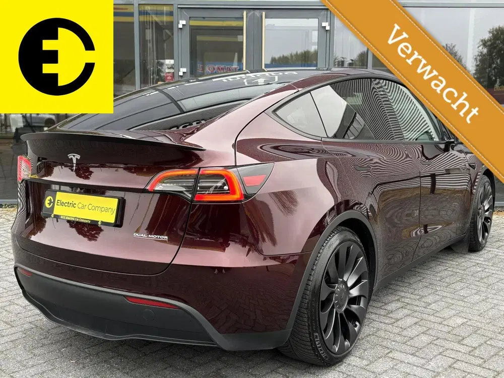 Tesla Model Y Performance AWD 75 kWh uit 2023, foto 14