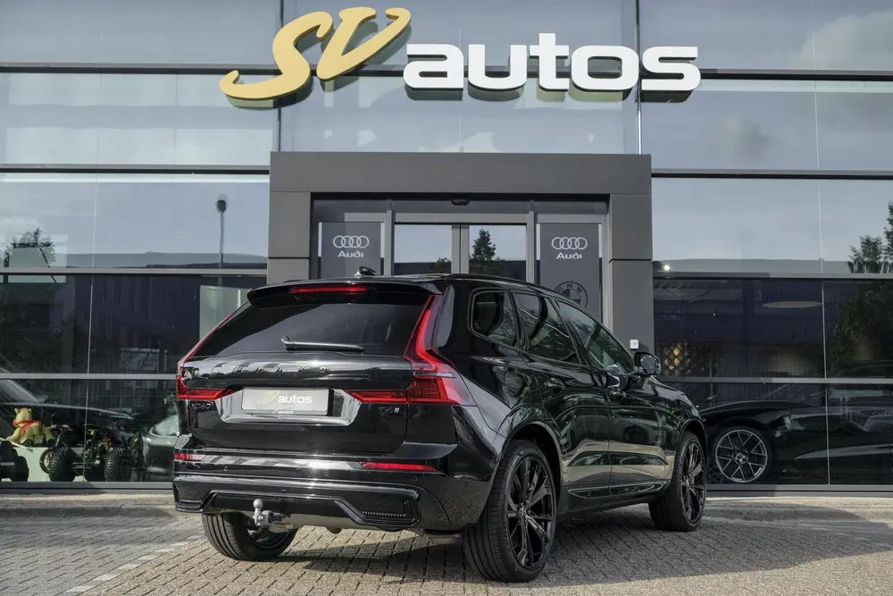 Volvo XC60 2.0 T6 350pk Plus Black Edition Panoramada uit 2026, foto 2