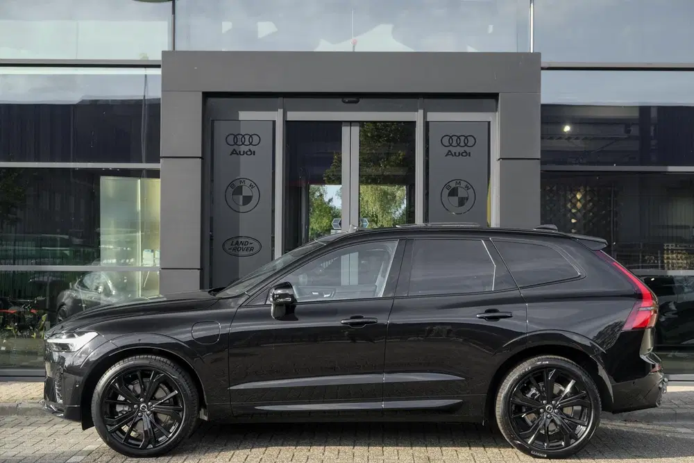 Volvo XC60 2.0 T6 350pk Plus Black Edition Panoramada uit 2026, foto 5