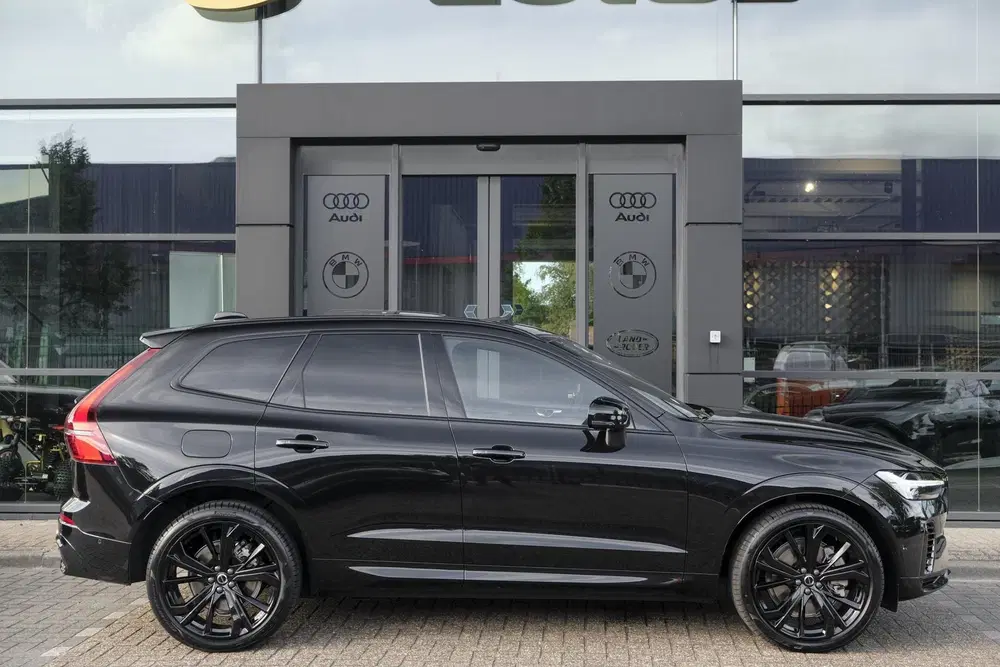 Volvo XC60 2.0 T6 350pk Plus Black Edition Panoramada uit 2026, foto 6