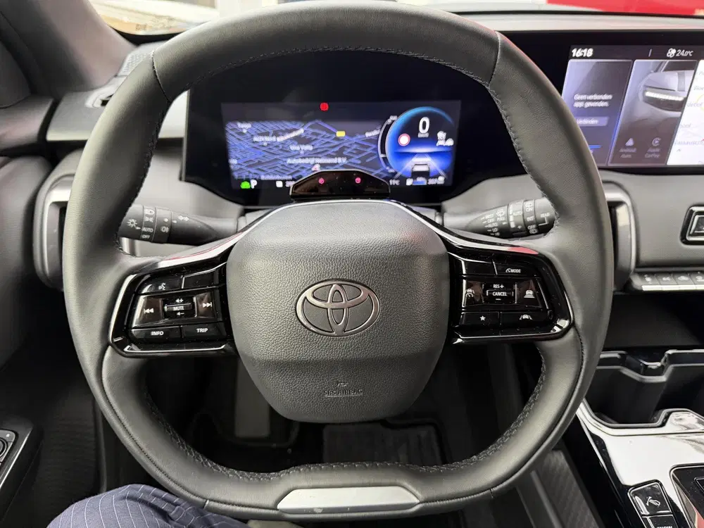 Toyota Urban Cruiser Dynamic 61 kWh uit 2026, foto 13