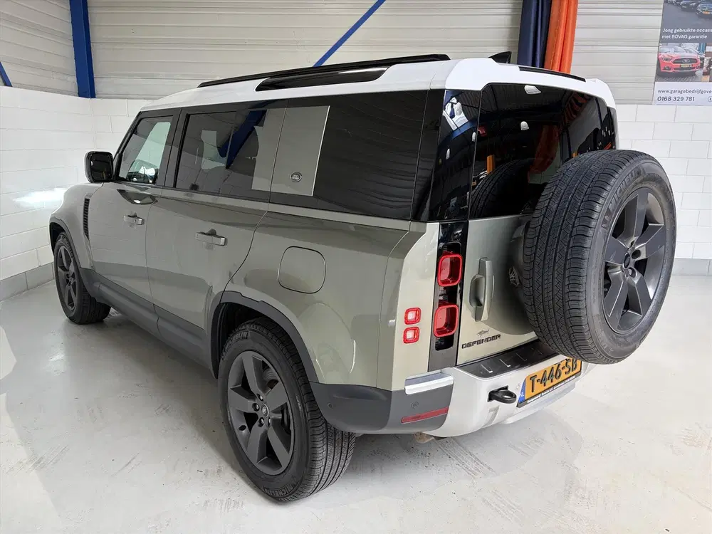 Land Rover Defender P400e 404pk PHEV AWD XS Edition uit 2023, foto 7