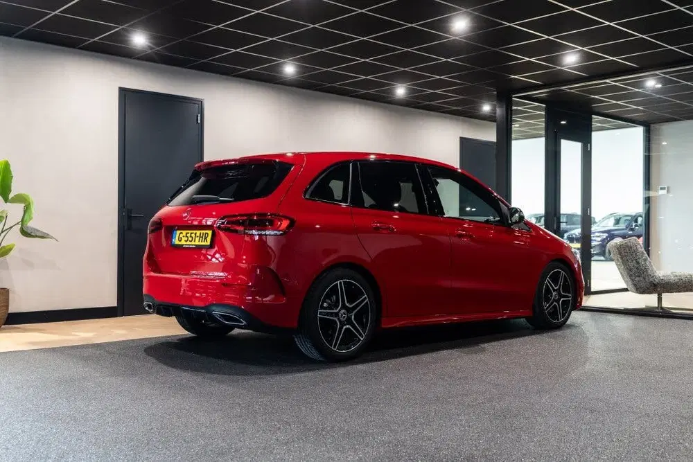 Mercedes-Benz B-Klasse 180 Bus. Sol. AMG uit 2019, foto 3
