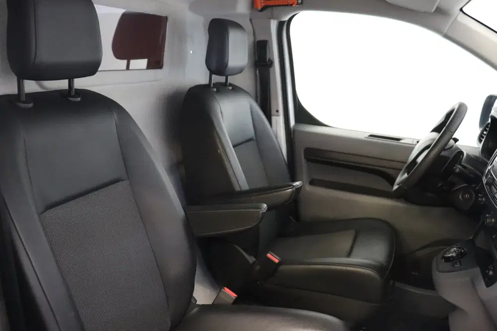 Peugeot Expert 2.0 BlueHDI 122PK Automaat EURO 6 uit 2021, foto 3