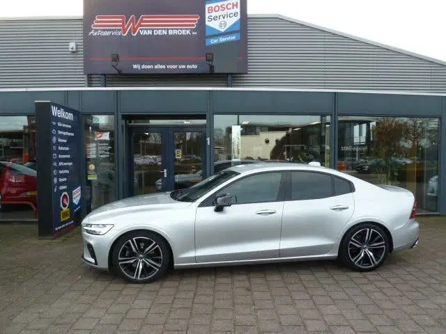 Volvo S60 T5 250pk Geartronic R-DESIGN uit 2020