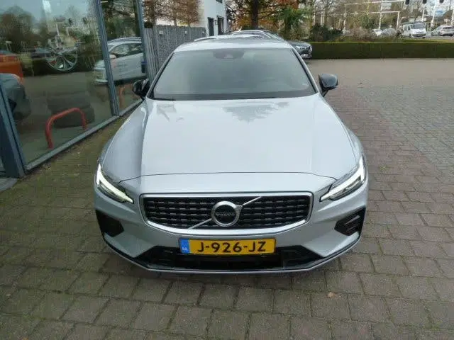 Volvo S60 T5 250pk Geartronic R-DESIGN uit 2020, foto 5