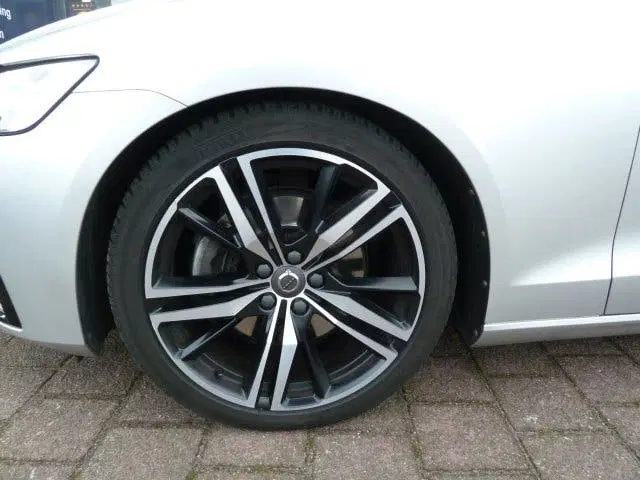 Volvo S60 T5 250pk Geartronic R-DESIGN uit 2020, foto 6