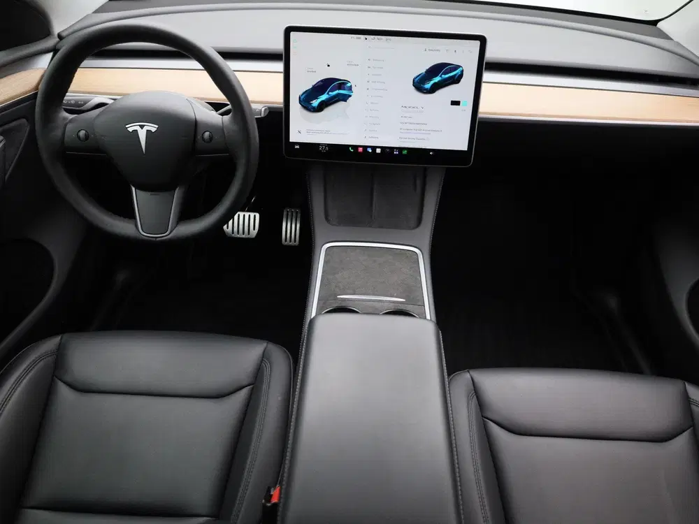 Tesla Model Y Performance AWD 75 kWh uit 2022, foto 10