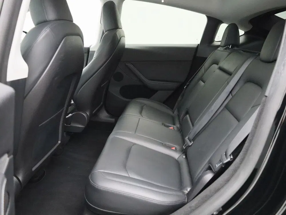 Tesla Model Y Performance AWD 75 kWh uit 2022, foto 12