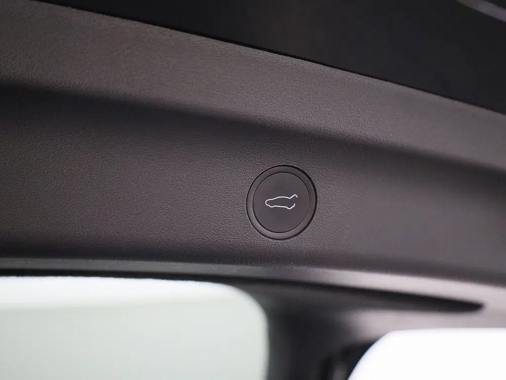 Tesla Model Y Performance AWD 75 kWh uit 2022, foto 14