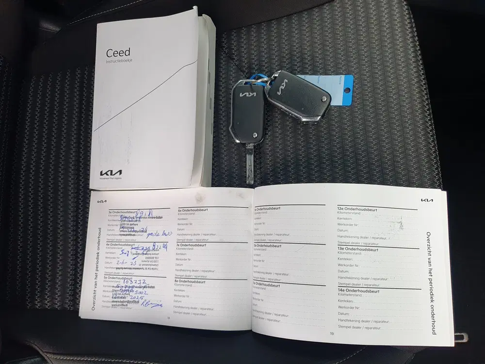Kia Ceed 1.0 T-GDi DynamicLine NAVI uit 2023, foto 13