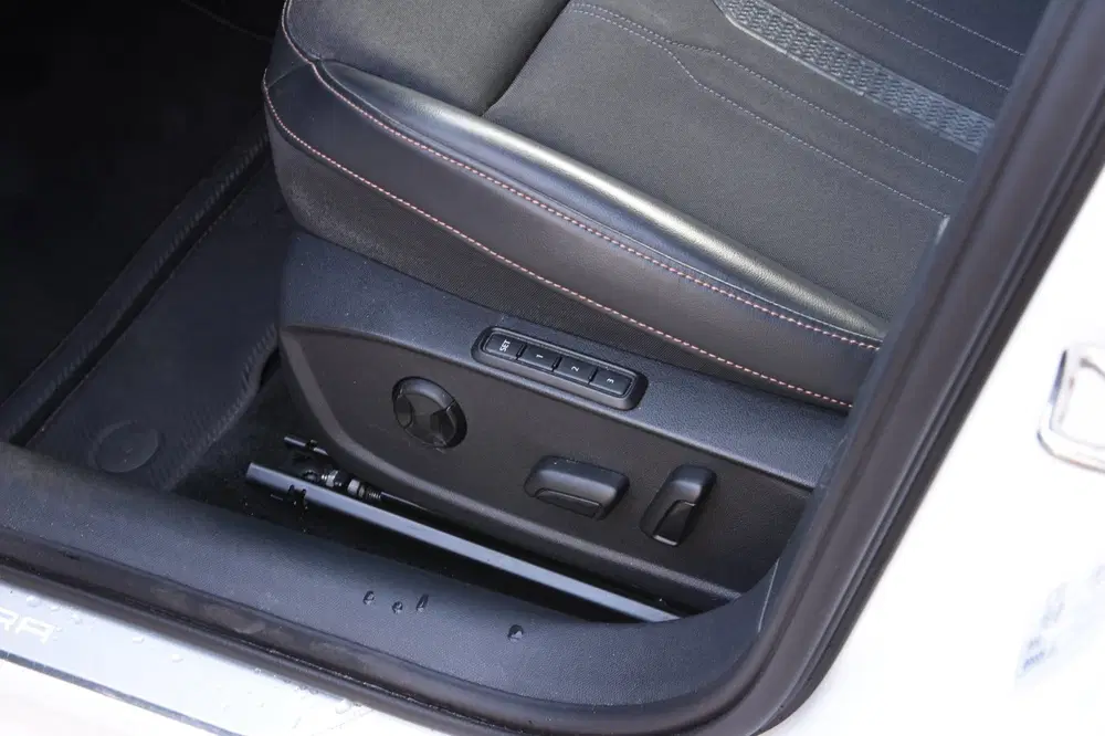 Cupra Leon 1.4 e-Hybrid 245 *Pano*Keyless*Elek. uit 2021, foto 14