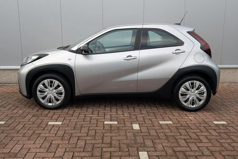 Toyota Aygo X 1.0 VVT-i MT Play uit 2024, foto 4