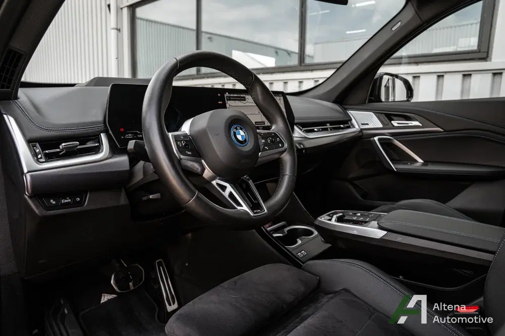 BMW X1 xDrive30e M-sport uit 2023, foto 11