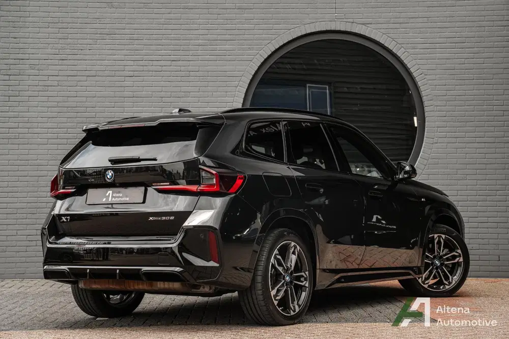 BMW X1 xDrive30e M-sport uit 2023, foto 2