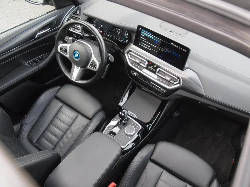 BMW X3 xDrive30e Business Edition Plus uit 2022, foto 2