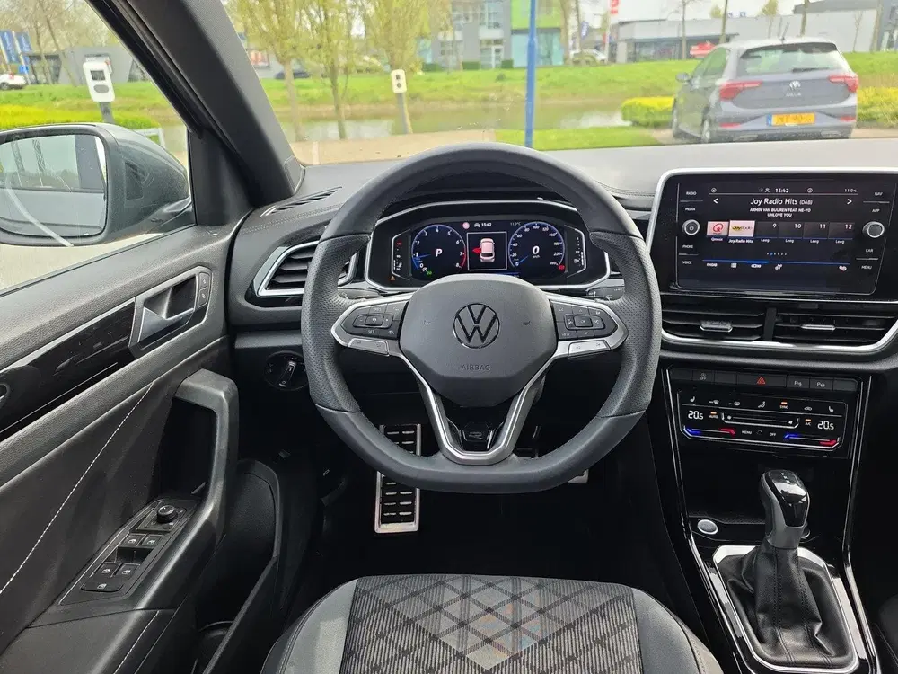 Volkswagen T-Roc 1.5 TSI R-Line Edition uit 2025, foto 3