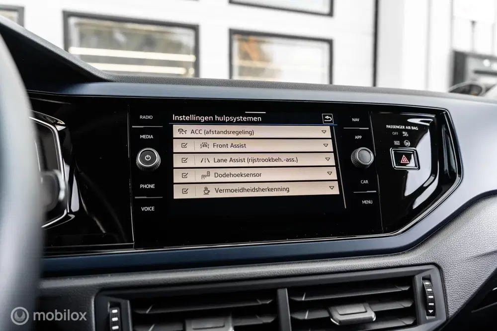 Volkswagen Polo 1.0 TSI DSG R-LINE VIRTUAL ACC NAVI LED CA uit 2020, foto 15