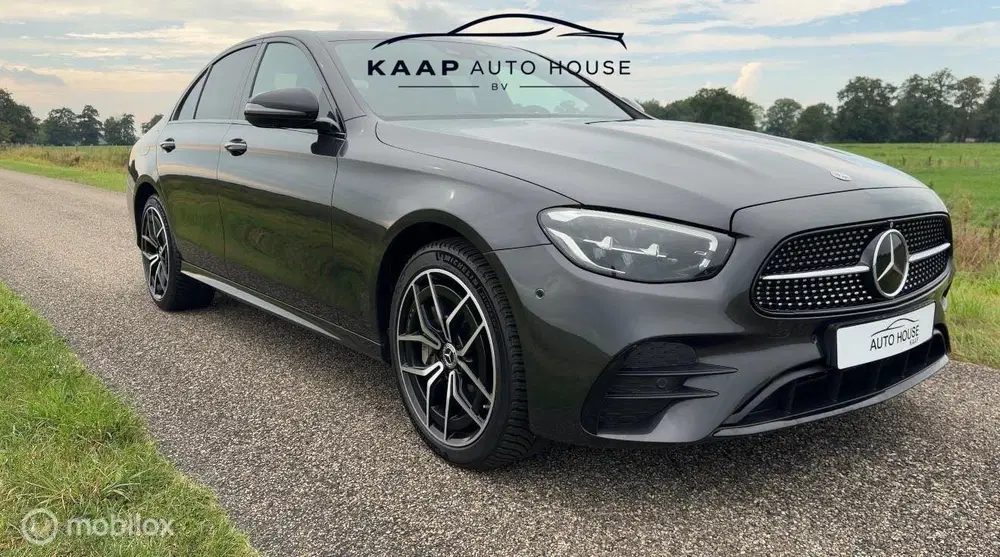 Mercedes-Benz E-Klasse Mercedes E-klasse 300 e AMG uit 2022, foto 2