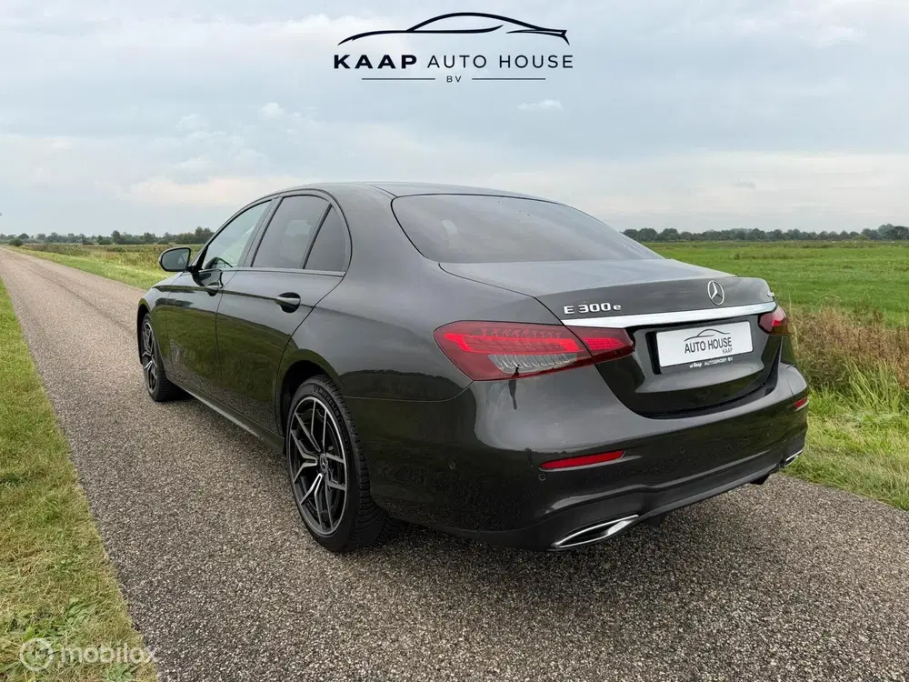 Mercedes-Benz E-Klasse Mercedes E-klasse 300 e AMG uit 2022, foto 3