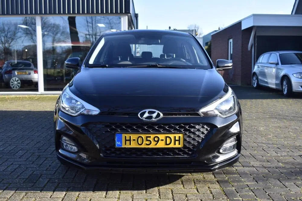 Hyundai i20 1.0 T-GDI Comfort CAMERA CRUISE PDC CLIMA uit 2020, foto 2