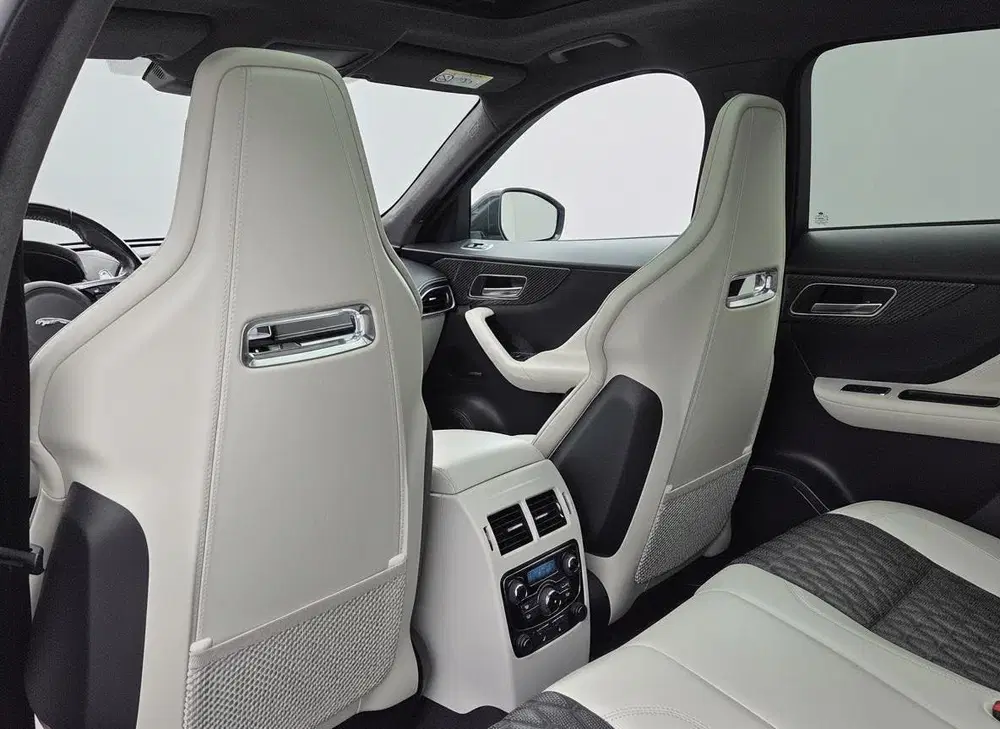 Jaguar F-Pace 5.0 V8 S uit 2019, foto 14