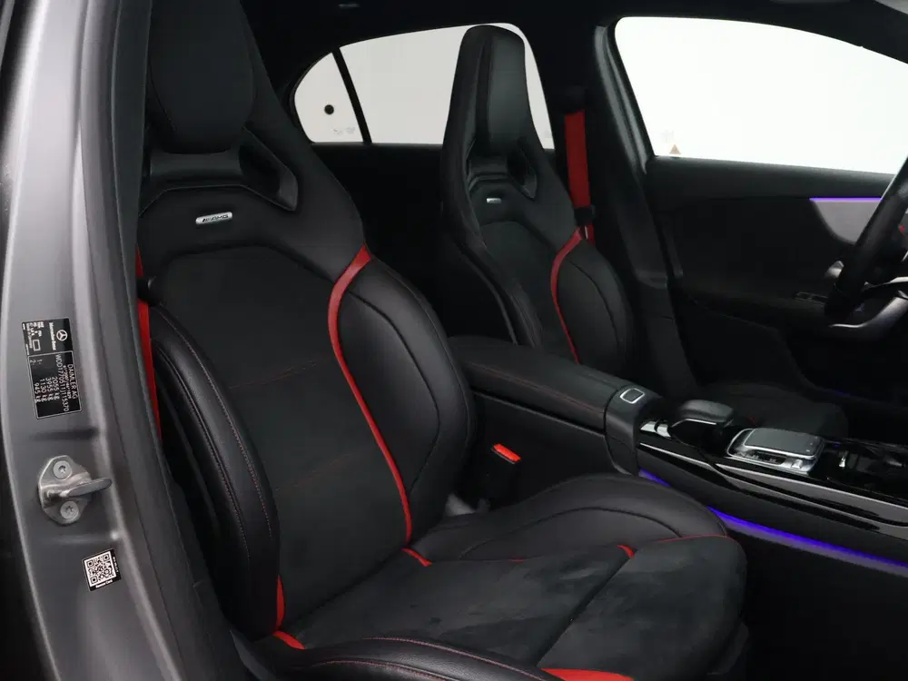 Mercedes-Benz A-Klasse AMG 35 4MATIC 306 PK ORIG NL PANORAMA uit 2020, foto 4