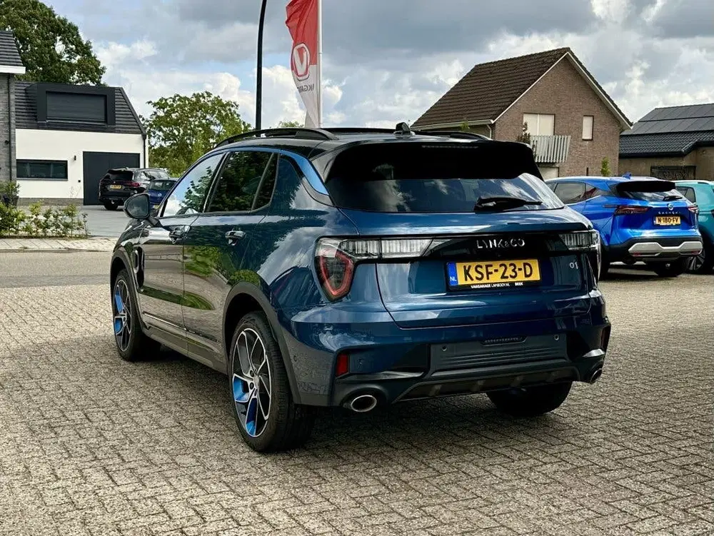 Lynk & Co 01 1.5 PHEV SOH 97% 360 Camera Zwarte hemel uit 2023, foto 15