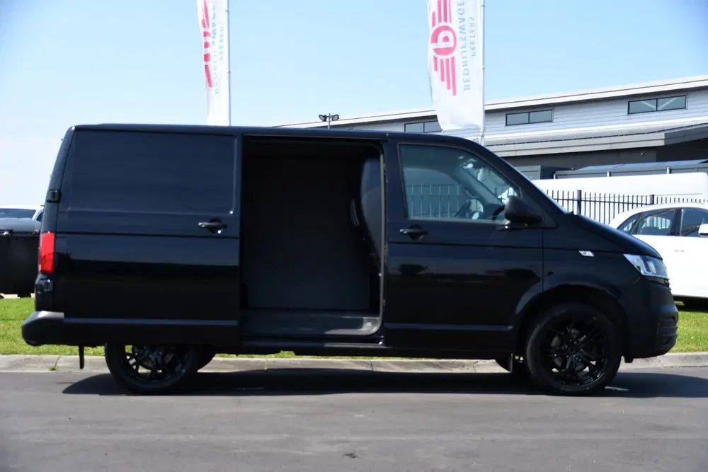 Volkswagen Transporter 2.0 TDI L1H1 30 Black Edition Cruise uit 2023, foto 11
