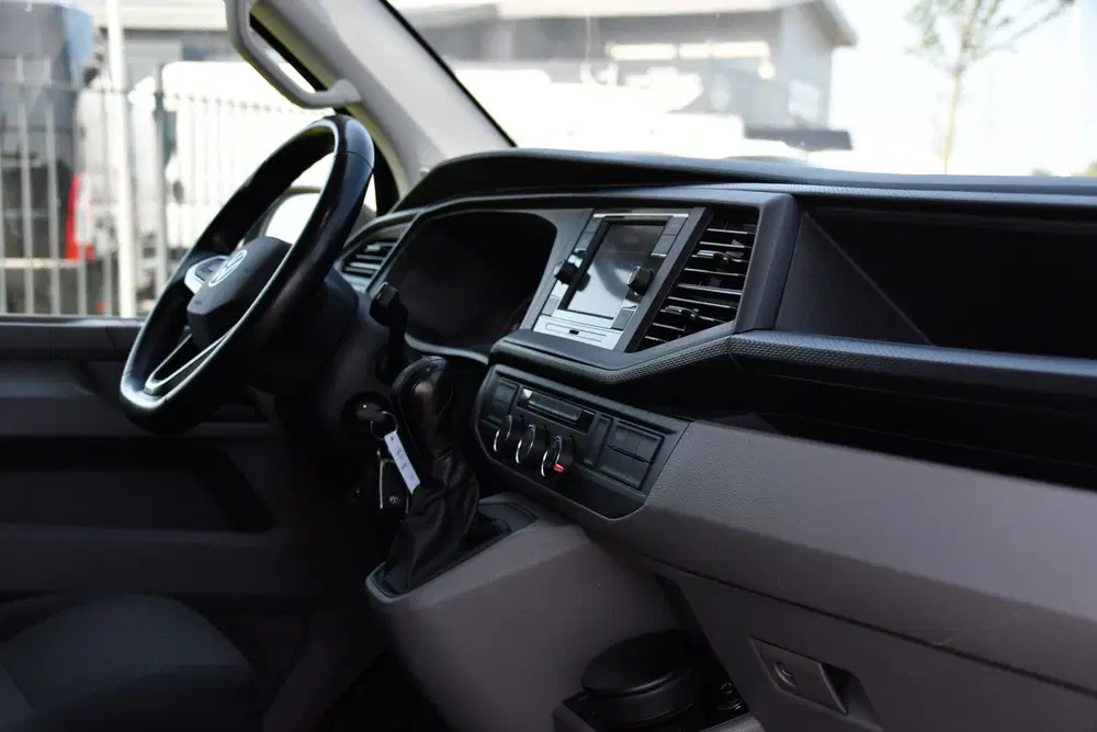 Volkswagen Transporter 2.0 TDI L1H1 30 Black Edition Cruise uit 2023, foto 12