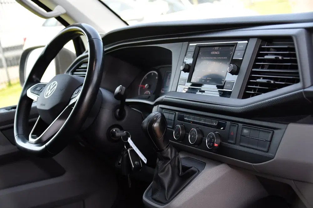 Volkswagen Transporter 2.0 TDI L1H1 30 Black Edition Cruise uit 2023, foto 13