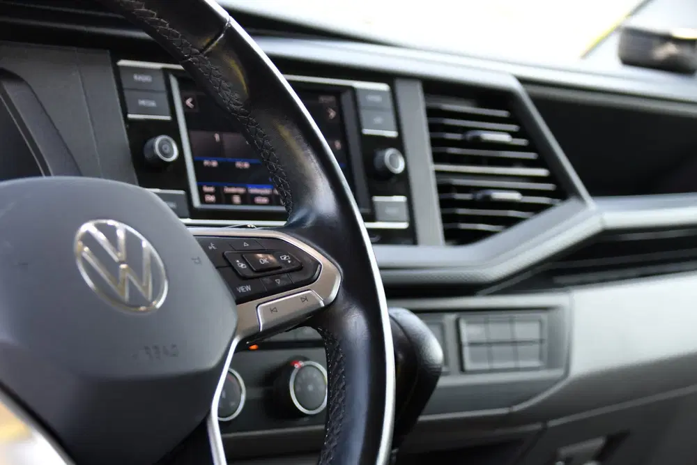 Volkswagen Transporter 2.0 TDI L1H1 30 Black Edition Cruise uit 2023, foto 14